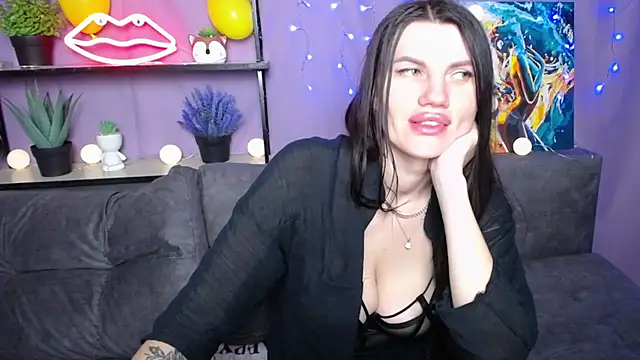 Snapshot of MilaLoona chatting on 23, 1, 2025 MilaLoona online show from 23, 1, 2025