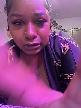 BigFineSelena online show from 7, 10, 2025