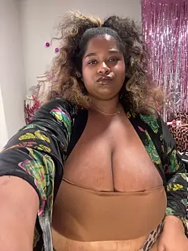 BigFineSelena online show from 6, 2, 2026