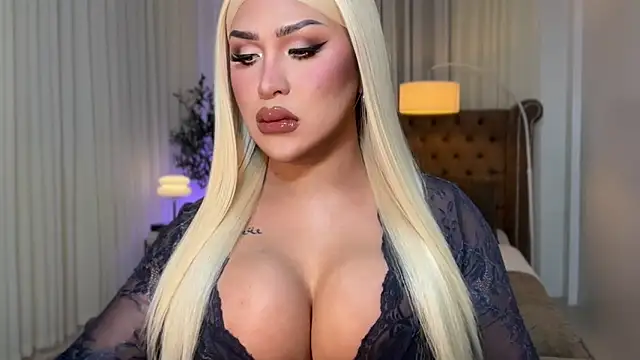 Your Majesty Tyra online show from 12, 10, 2025