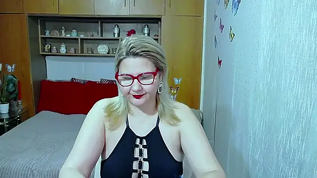 LucilleFenlys online show from 9, 4, 2026