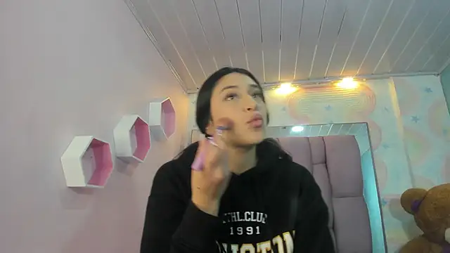 dayra angels online show from 8, 1, 2025