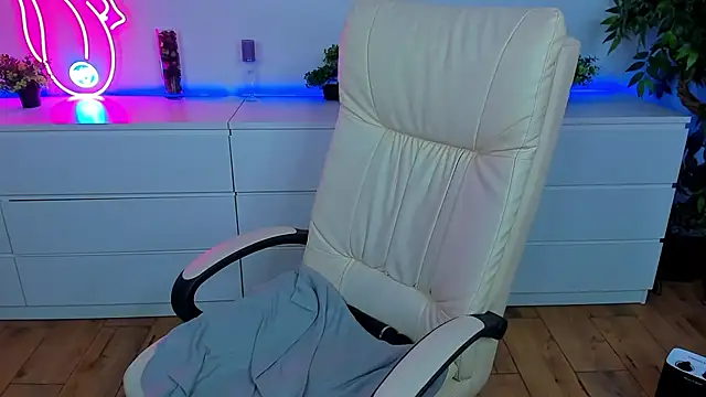 Kamilla Hot online show from 16, 2, 2025