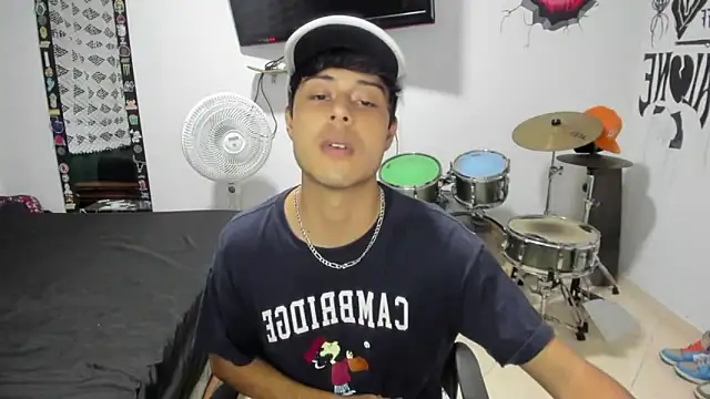 Snapshot of Zack_falcon chatting on 13, 12, 2024 Zack falcon online show from 13, 12, 2024