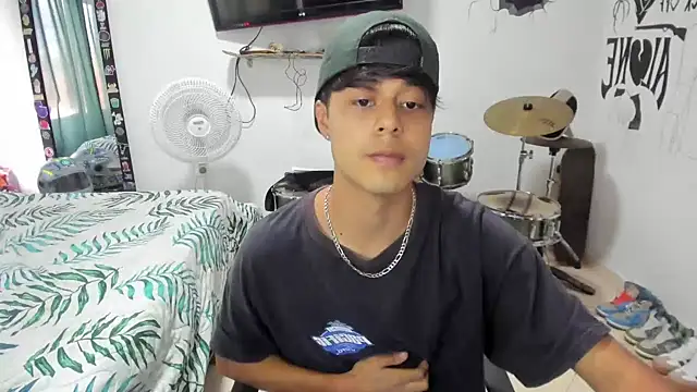 Snapshot of Zack_falcon chatting on 2, 1, 2025 Zack falcon online show from 2, 1, 2025