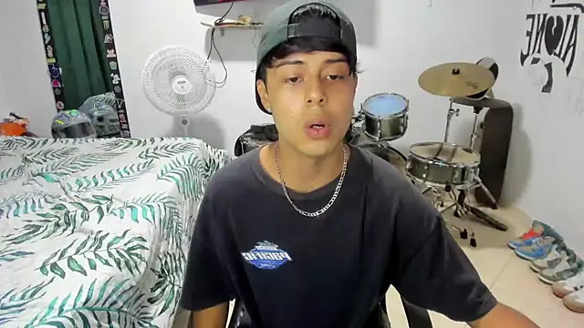 Snapshot of Zack_falcon chatting on 2, 1, 2025 Zack falcon online show from 2, 1, 2025