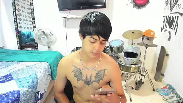 Snapshot of Zack_falcon chatting on 5, 3, 2025 Zack falcon online show from 5, 3, 2025