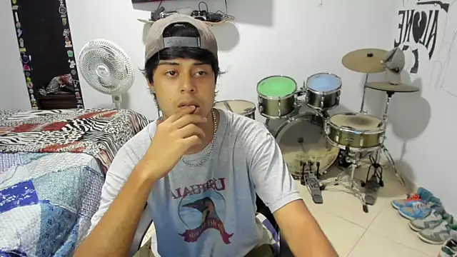 Snapshot of Zack_falcon chatting on 25, 9, 2025 Zack falcon online show from 25, 9, 2025