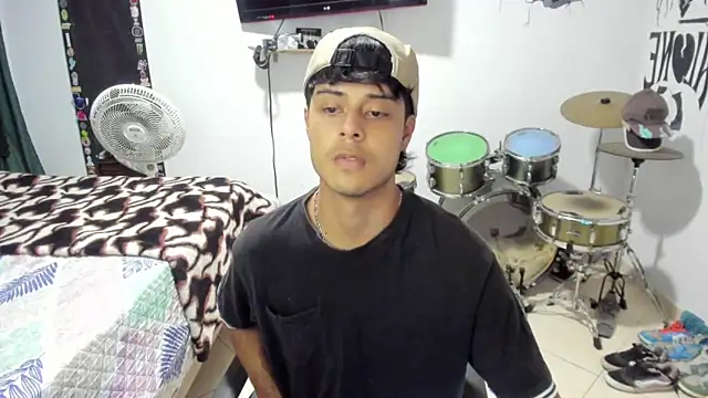 Snapshot of Zack_falcon chatting on 22, 10, 2025 Zack falcon online show from 22, 10, 2025