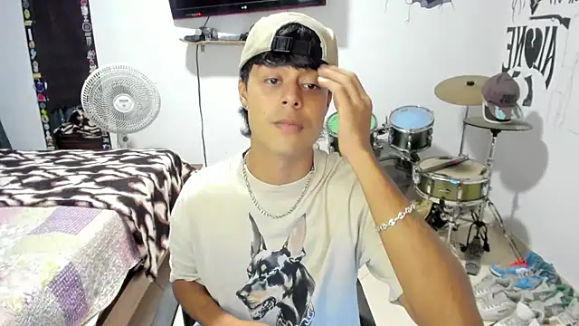 Snapshot of Zack_falcon chatting on 5, 11, 2025 Zack falcon online show from 5, 11, 2025