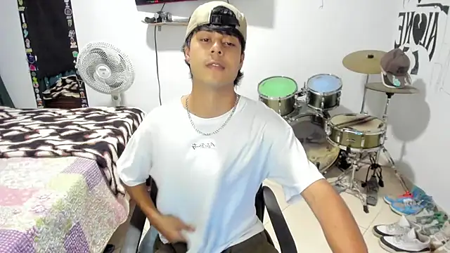 Snapshot of Zack_falcon chatting on 12, 11, 2025 Zack falcon online show from 12, 11, 2025