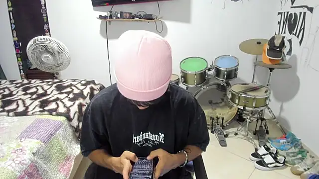 Snapshot of Zack_falcon chatting on 3, 12, 2025 Zack falcon online show from 3, 12, 2025