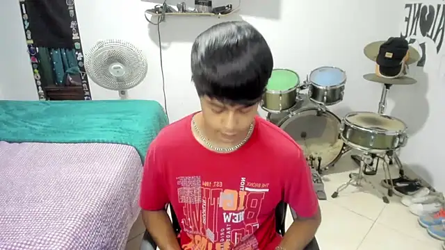 Snapshot of Zack_falcon chatting on 5, 3, 2026 Zack falcon online show from 5, 3, 2026