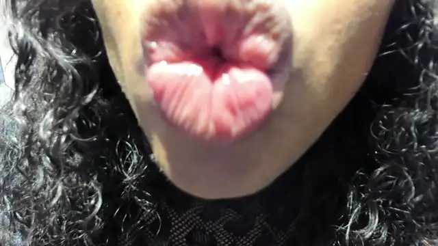 Snapshot of Niyirey1 chatting on 28, 4, 2026 Niyirey1 online show from 28, 4, 2026