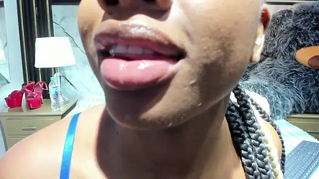 Snapshot of Niyirey1 chatting on 17, 6, 2026 Niyirey1 online show from 17, 6, 2026