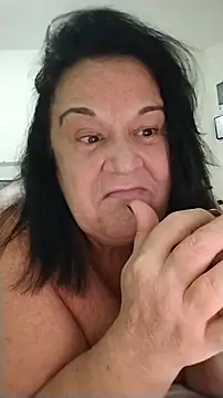 Yaya Mineira online show from 14, 6, 2026