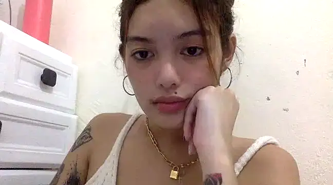 Snapshot of AlexandraMooree chatting on 23, 2, 2025 AlexandraMooree online show from 23, 2, 2025