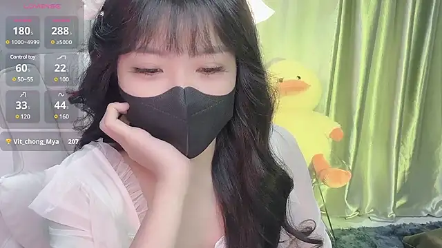 Mya Lee online show from 18, 2, 2025