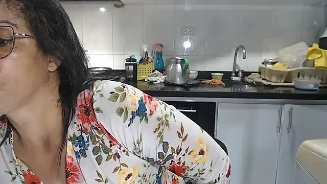 kateleyagrey online show from 26, 9, 2025