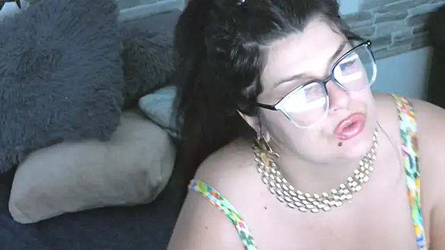 TinaMaay online show from 17, 5, 2026