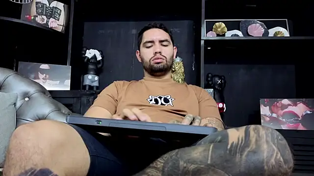 matteosantos online show from 8, 11, 2025