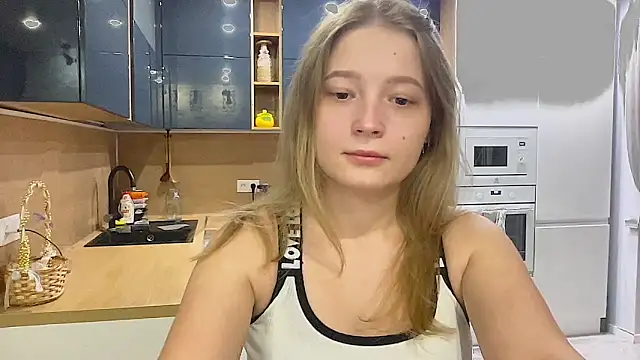 CharmingSarah online show from 4, 10, 2025