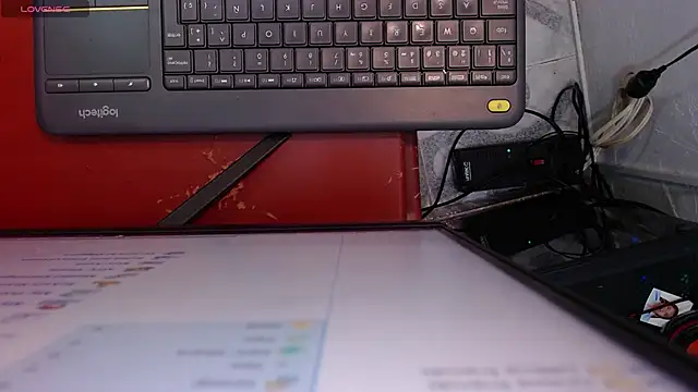 scaelettdubois online show from 9, 11, 2025