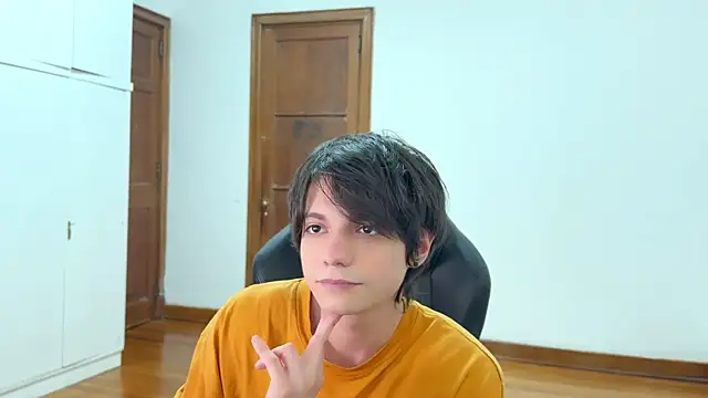 Snapshot of SasukeUhchiaa chatting on 11, 9, 2025 SasukeUhchiaa online show from 11, 9, 2025