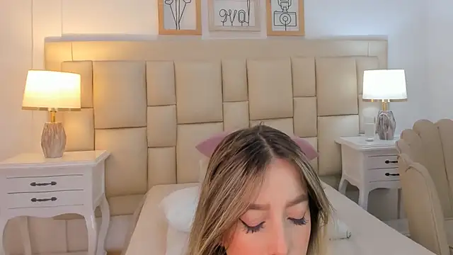 Meredit Lane online show from 11, 12, 2024