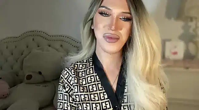 Ts glamxxxx online show from 5, 3, 2025