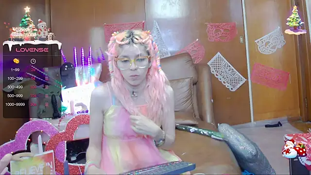 Skinygirl online show from 12, 2, 2025