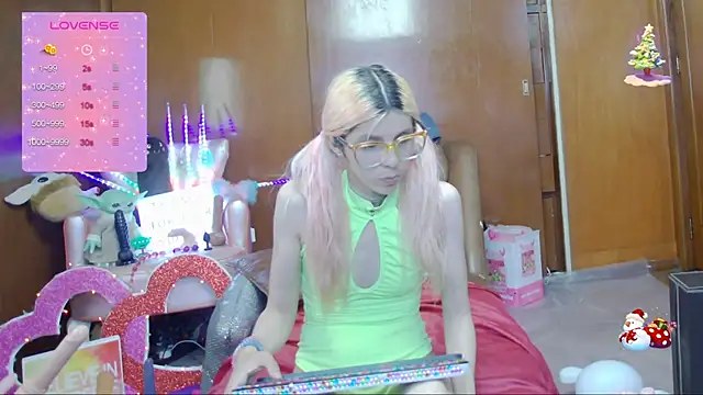 Skinygirl online show from 22, 3, 2025