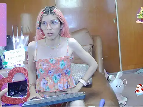 Skinygirl online show from 18, 10, 2025