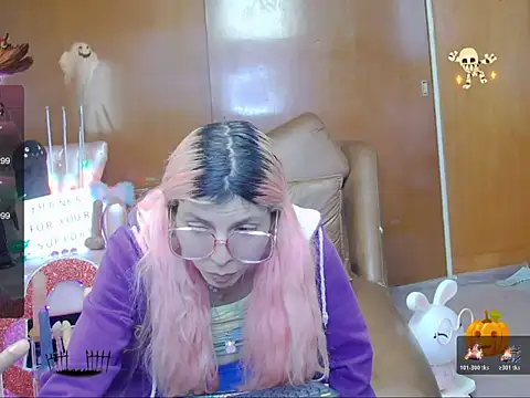 Skinygirl online show from 4, 11, 2025