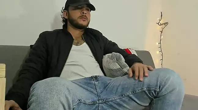 tuyo1995 online show from 12, 1, 2025