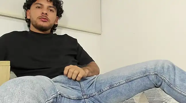 tuyo1995 online show from 22, 2, 2025