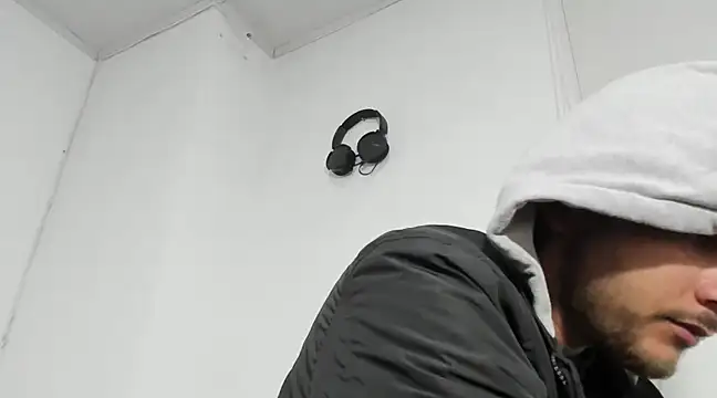 tuyo1995 online show from 6, 3, 2025