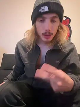 Snapshot of trippyski chatting on 29, 12, 2024 trippyski online show from 29, 12, 2024