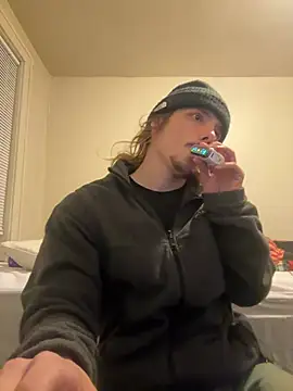 Snapshot of trippyski chatting on 2, 2, 2025 trippyski online show from 2, 2, 2025