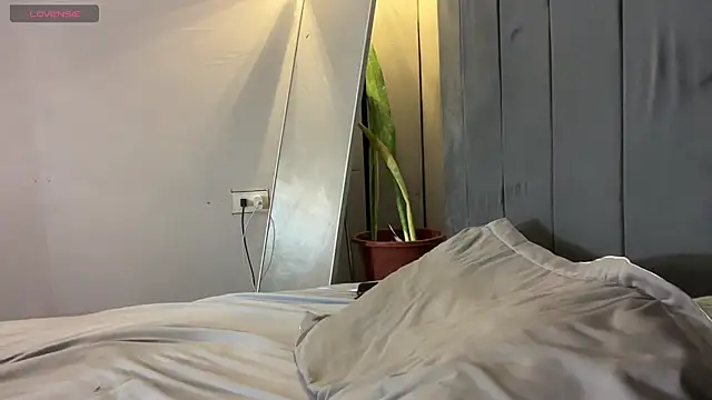 wiggle nibble online show from 5, 2, 2026