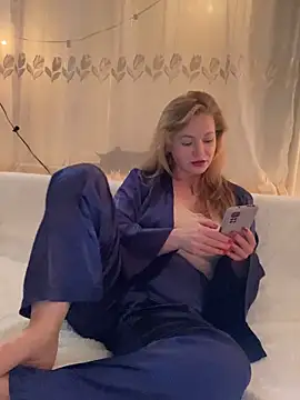 Lady  Maria online show from 2, 12, 2025