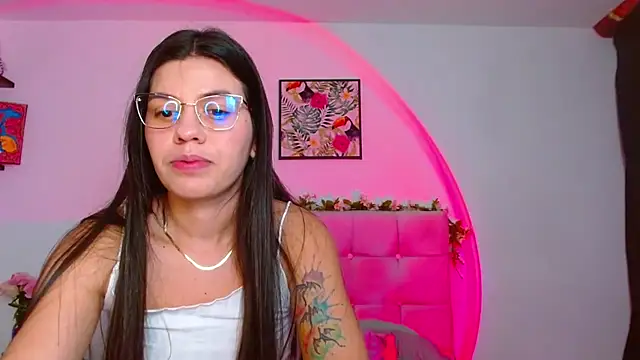 Layla Rachel online show from 1, 11, 2025