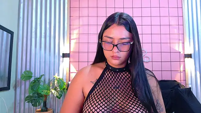 mensia hernandz online show from 28, 7, 2026
