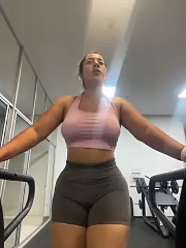 daniela henao online show from 12, 6, 2026