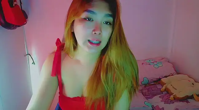 TR4NSCUTI3 online show from 28, 12, 2024