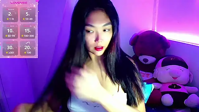 TR4NSCUTI3 online show from 20, 10, 2025