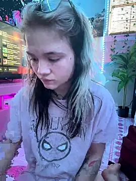 Cutiepiespanks online show from 13, 9, 2025