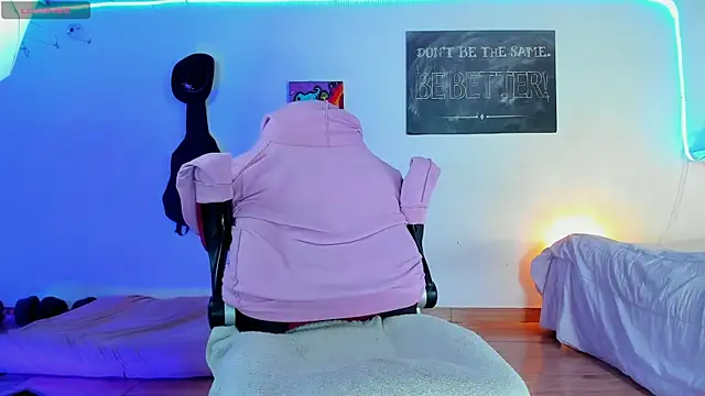 RyanCarter  online show from 7, 12, 2024