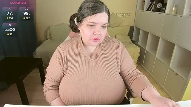 Snapshot of PlumPie chatting on 9, 9, 2025 PlumPie online show from 9, 9, 2025