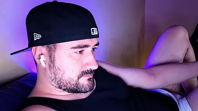 Snapshot of DominantTheo chatting on 28, 2, 2025 DominantTheo online show from 28, 2, 2025